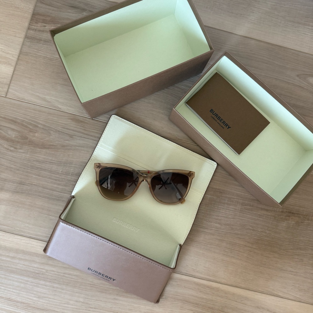 Burberry Sunglasses - Picture 3 of 7